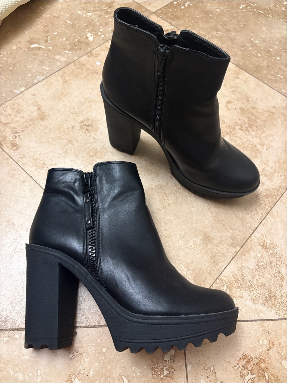 Candie's Black Platform Zip Ankle Booties NWOT